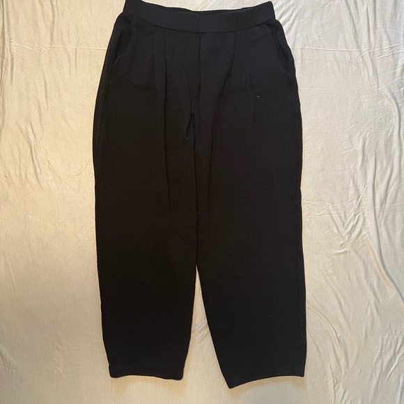 St. John Basics Size 6 Black Slacks - Picture 1 of 4